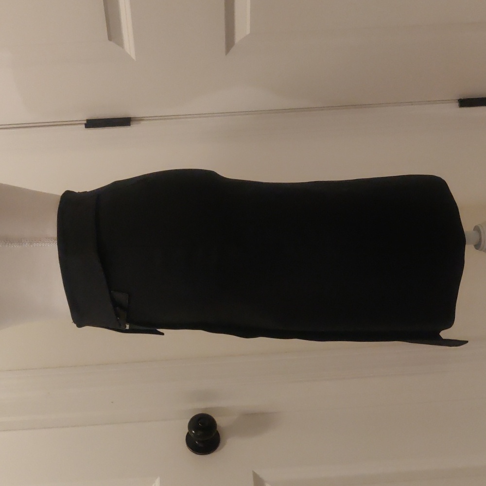 Karen Millen Black Pencil Assymetrical Lined Skirt with Buckle Detail Sz 2 - Picture 3 of 11